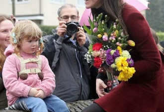凯特王妃探访儿童福利院 超受小朋友们欢迎