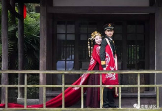 新娘策划特别婚礼:我着汉服，你穿军装