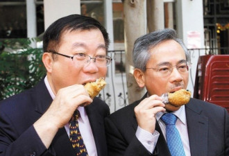 禽流感疫致市场低迷 台湾政要赴立法院表演吃鸡