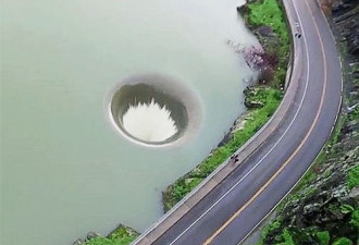 美国加州伯耶萨湖现“黑洞” 宛如巨型漏斗