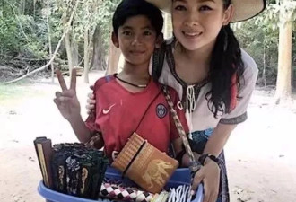 天才！柬埔寨小男孩为卖纪念品会说9国语言