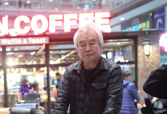 涂们金马奖发言获网友点赞 台湾归来旅行箱亮了