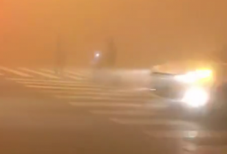 气象警报:北京雾霾卷土重来，司机看不到红绿灯