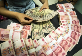 中国公民携巨款回国，被俄海关拘捕