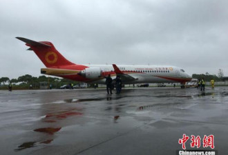 中国自主研发ARJ21飞机首次在青藏高原试飞成功