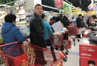连云港3家乐天玛特销售火爆 顾客多持卡消费