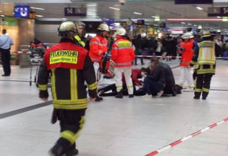 恐袭屡次发生，德国火车站狂徒持斧头砍人！
