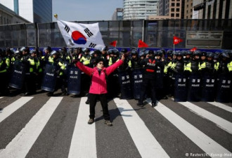 罢免还不够!韩国反对派要求拘捕朴槿惠