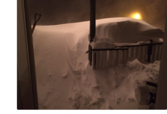 57小时暴风雪压境加拿大 一觉醒来城被埋了