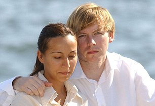 14年前他枪杀男婴，出狱6天自己婚礼上被射杀