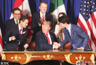 看看这表情！美国特朗普又和人握手较劲儿了！