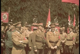 老照片：希特勒1938年参加大众汽车厂奠基典礼