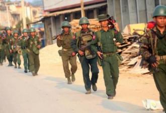 缅甸:昂山素季上台一年 和平仍遥遥无期