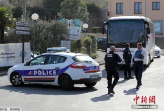 法国南部校园枪击案致8人伤 另一嫌犯被抓获