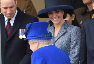凯特王妃现身阅兵 甜笑迎女王 宽檐帽优雅