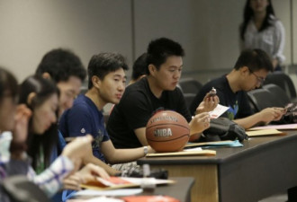 路透：美国拟加强对中国学生的背景调查和限制