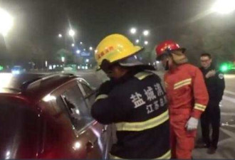 酒后驾车疑开空调中毒 女司机凌晨停靠路口昏厥