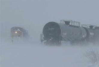 连续暴雪，食物列车等了两周才到丘吉尔市