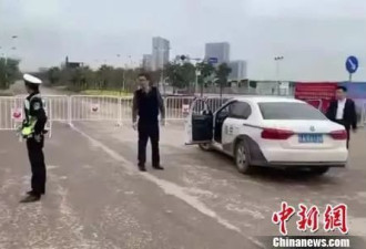 好大官威！海关人员骂交警：你算什么东西？