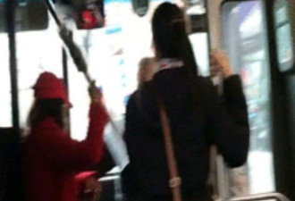 纽约华裔老人公车上遭辱骂抽打 一车中国人冷漠
