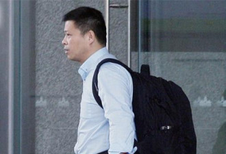 新加坡装甲车被扣事件船长潘学军现身法庭应讯