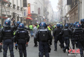 大规模示威在巴黎卷土重来 两百多人被捕