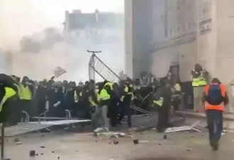 巴黎50年来最大动乱：凯旋门化身战场