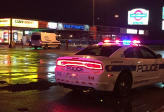 宾顿市酒吧发生伤人案 28岁男子被刺受伤