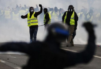 巴黎黄背心暴力砸抢留疮痍 明天农民将全国示威