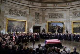 美民众国会列队告别已故布什总统遗体