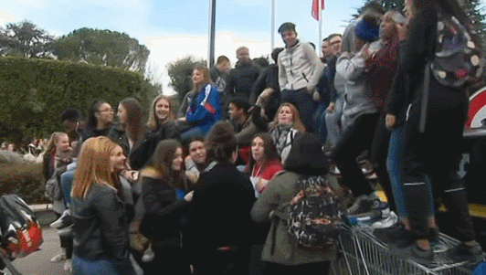 罢课了！法国100所高中也加入“黄背心”示威