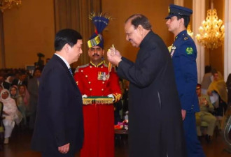 枭龙战机总设计师被巴基斯坦授予国家荣誉奖章