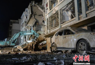 居民楼爆炸事故亲历者:两次爆炸后楼体坍塌