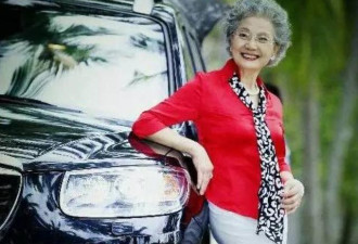 中国奶奶70岁开始健身，现在比18岁还惊艳！