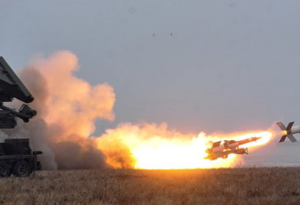 现场曝光！乌克兰向黑海空域试射8枚巡航导弹