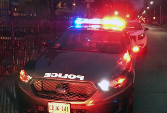 多伦多市中心袭击案一人命危 一重伤男子被拘