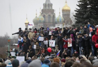俄罗斯数十城市爆发大示威 新一波示威深意几许