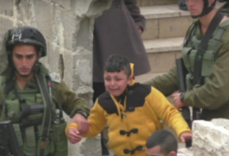 数十以色列士兵抓住8岁男孩 挨家挨户搜投石者