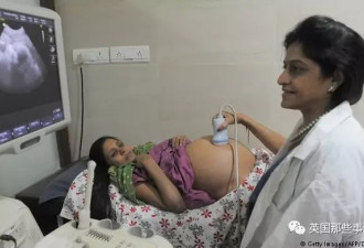 他用5年时间，在印度接生了500多名女婴