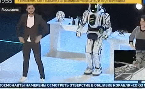 俄罗斯“最先进机器人”里面竟然装着个大活人