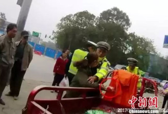 深圳醉酒女暴力袭警事件视频热传，引网友愤怒
