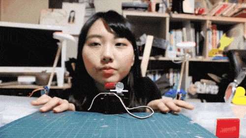恋爱经验为0的美少女发明调情工具 有200功能