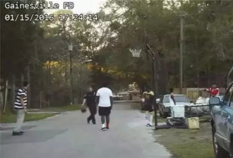 熊孩子打篮球吵到邻居报警，结果迎来暖心警察