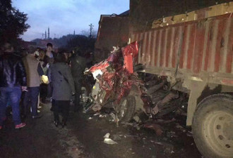 重庆一隧道内22车连撞致8伤 系驾驶员操作不当