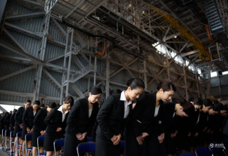 日本航空公司迎新 美女动作整齐超壮观