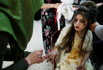 16岁伊拉克少女的真实婚礼，没有笑容