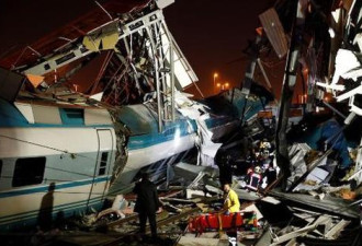 土耳其高铁意外撞上车站天桥 已经造成4死43伤