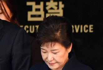 律师给朴槿惠送去50万韩元 用以在拘留所买零食