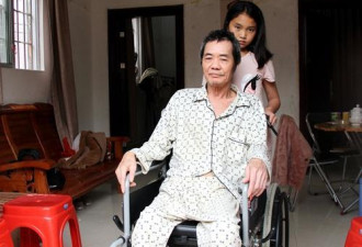 11岁女孩婉拒亲爹娘 照顾瘫痪养父