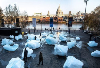 艺术家费劲运冰伦敦呼吁环保遭群嘲:还用你说？